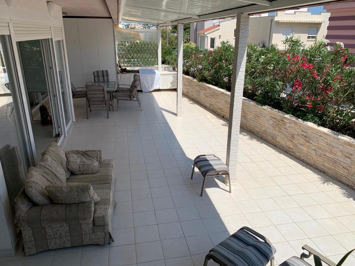 Apartment Relax Whit Big Terrace 170M2 Near The Beach Сплит Экстерьер фото